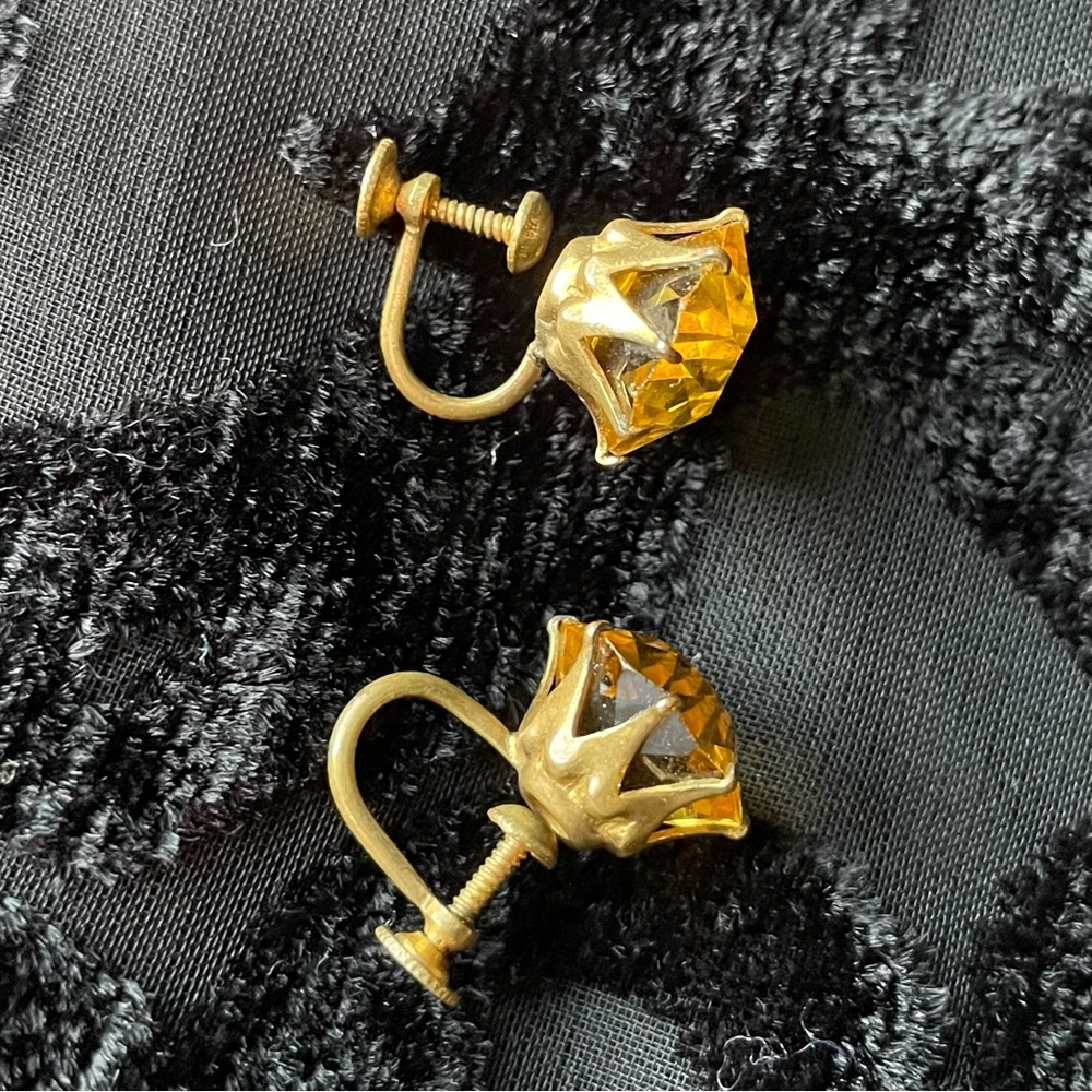 Antique Amber Glass Faceted brass screw back earrings - Picture 6 of 8